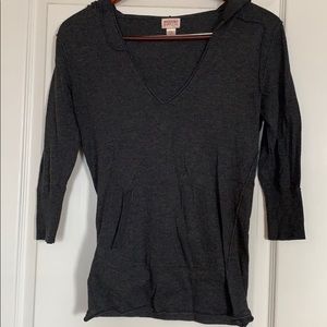 Women’s dark grey top